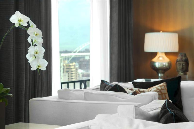 בית מלון כפרי Dossier