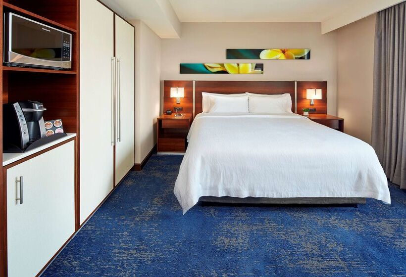 Отель Hilton Garden Inn Waikiki Beach