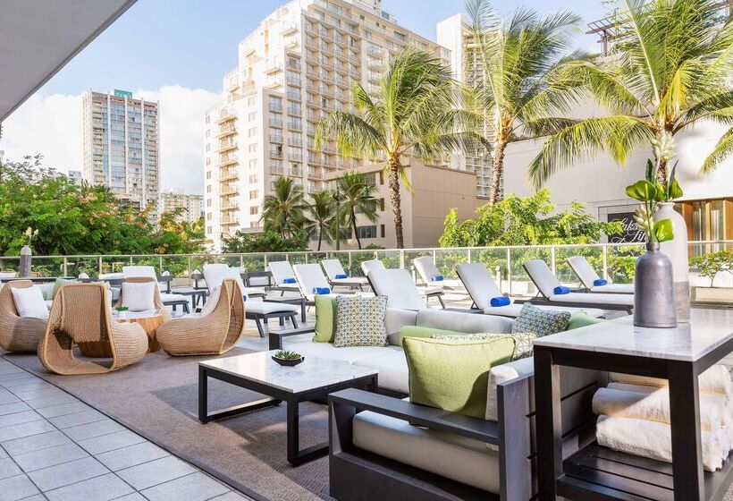Отель Hilton Garden Inn Waikiki Beach