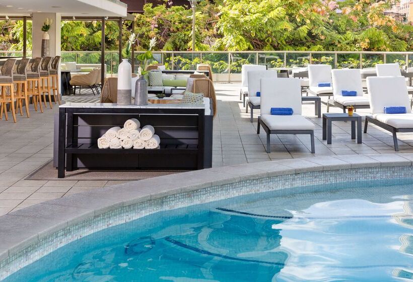 Отель Hilton Garden Inn Waikiki Beach
