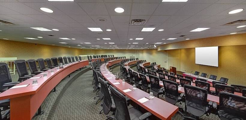 Historic Whispering Woods Hotel & Conference Center