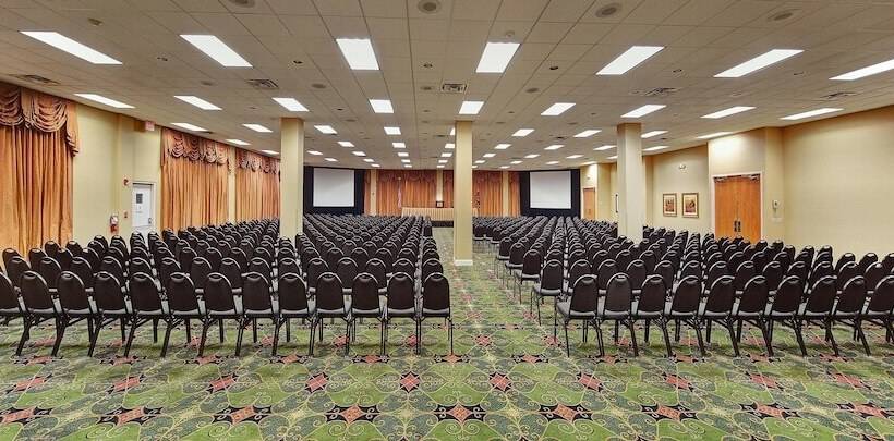 Historic Whispering Woods Hotel & Conference Center