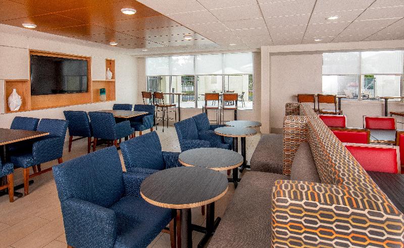 בית מלון כפרי Holiday Inn Express Chesapeake   Norfolk, An Ihg