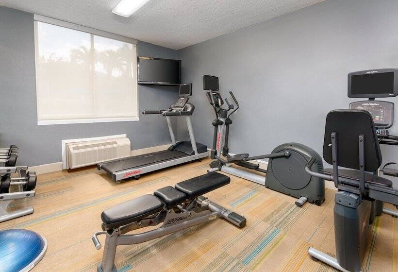 فندق Holiday Inn Express Miami Airport Doral Area, An Ihg