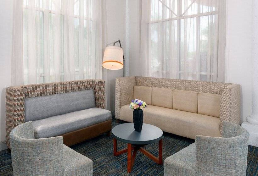 فندق Holiday Inn Express Miami Airport Doral Area, An Ihg