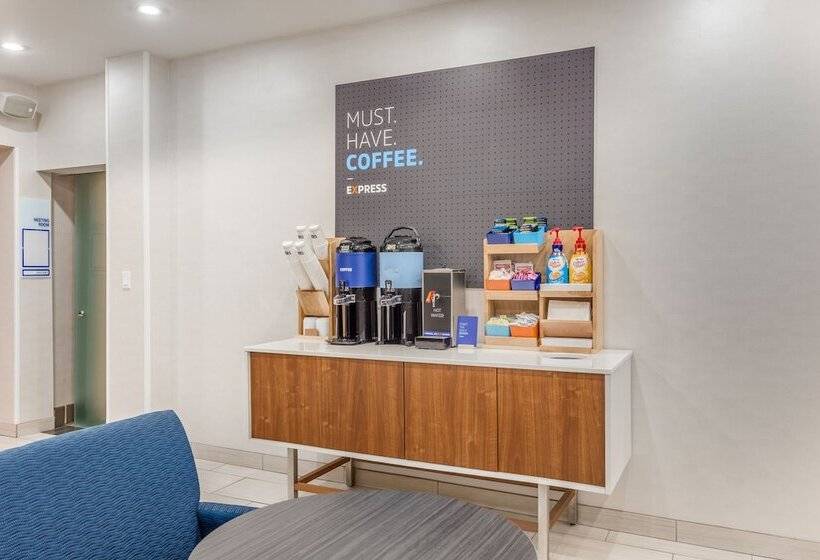 Отель Holiday Inn Express Ramsey Mahwah, An Ihg