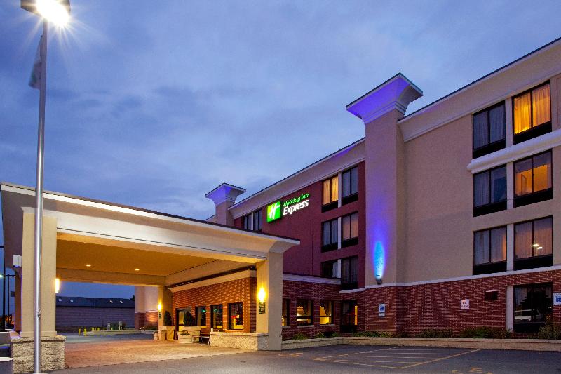 Отель Holiday Inn Express Rochester   Greece, An Ihg