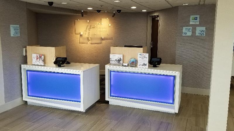 Отель Holiday Inn Express Rochester   Greece, An Ihg