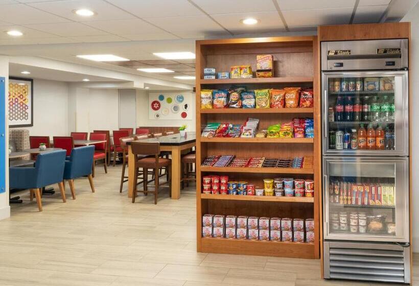 Отель Holiday Inn Express Rochester   Greece, An Ihg