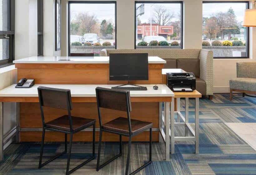 Отель Holiday Inn Express Rochester   Greece, An Ihg