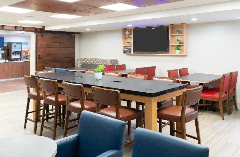 Отель Holiday Inn Express Rochester   Greece, An Ihg