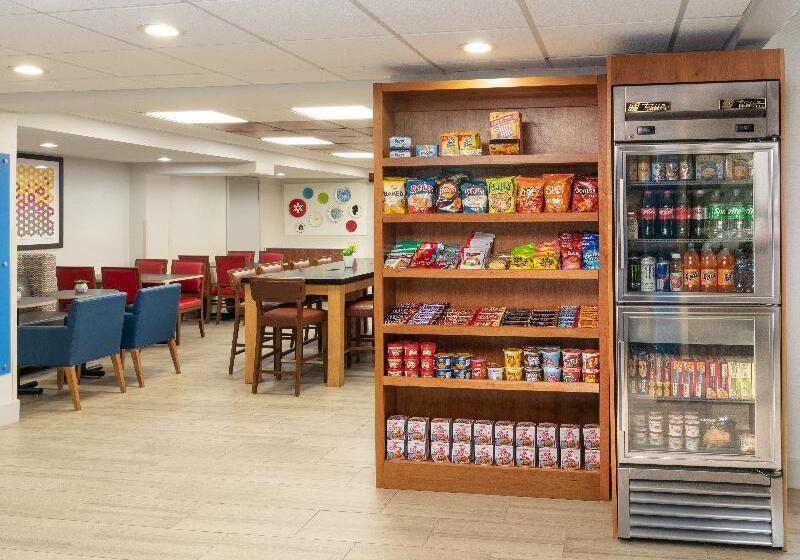 هتل Holiday Inn Express Rochester   Greece, An Ihg