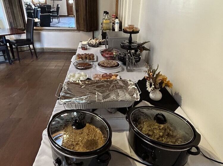 Отель Inn At Vanessie