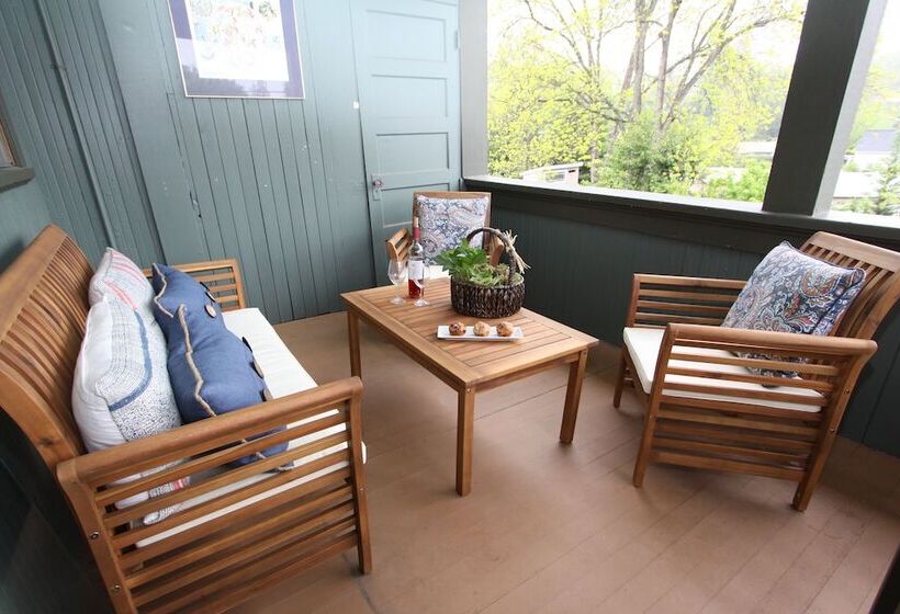 호텔 Kelley & Young Wine Garden Inn