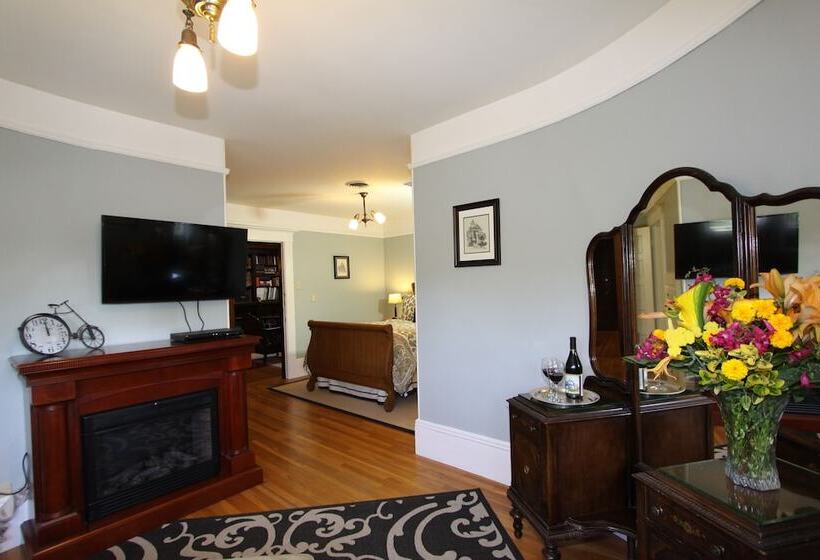 호텔 Kelley & Young Wine Garden Inn