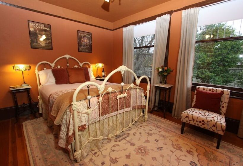 호텔 Kelley & Young Wine Garden Inn