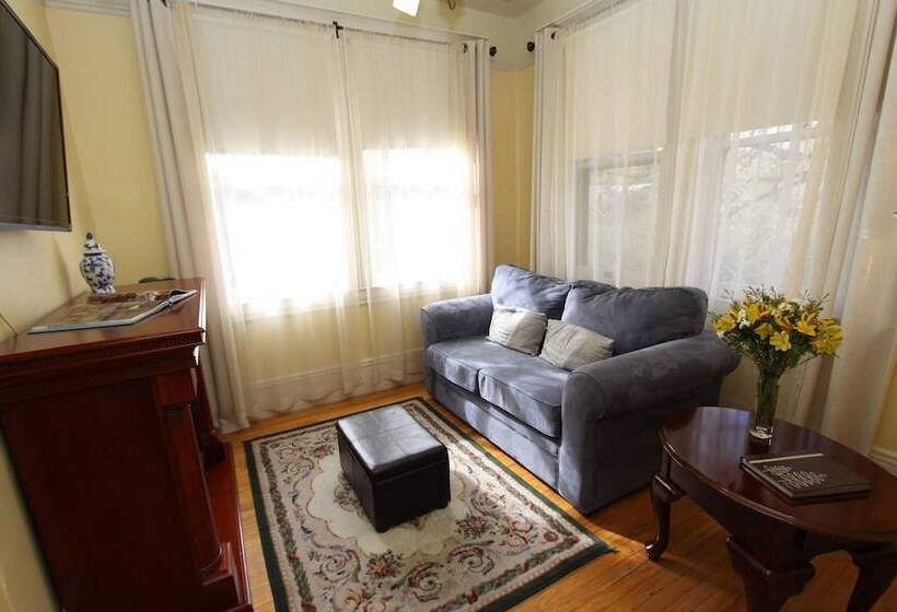 호텔 Kelley & Young Wine Garden Inn