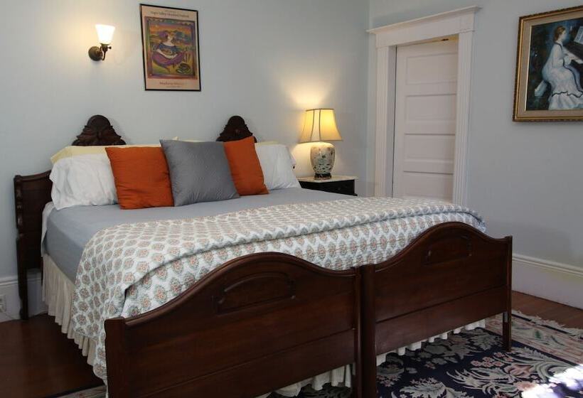 호텔 Kelley & Young Wine Garden Inn