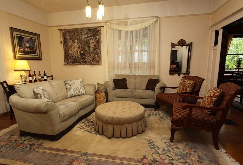 호텔 Kelley & Young Wine Garden Inn