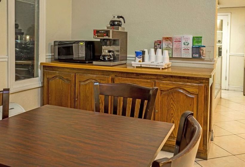 Отель Knights Inn Norcross