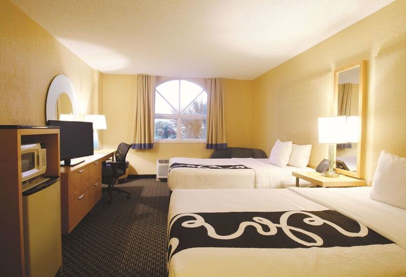 בית מלון כפרי La Quinta By Wyndham Coral Springs South