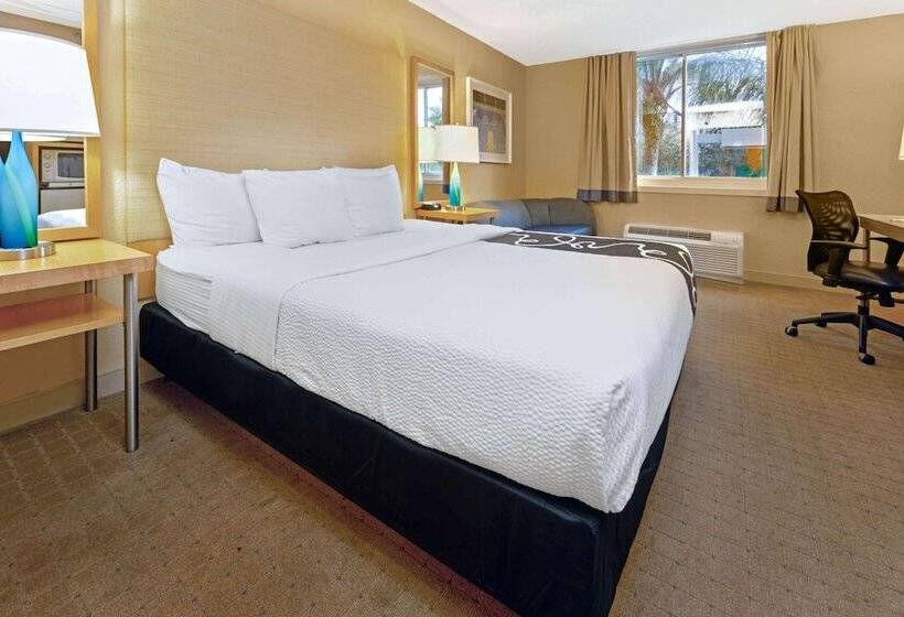 בית מלון כפרי La Quinta By Wyndham Coral Springs South