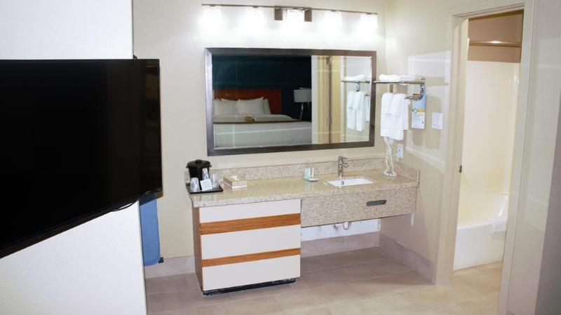 فندق Quality Inn & Suites Near White Sands National Park