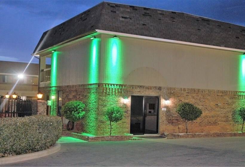 فندق Quality Inn & Suites Near White Sands National Park