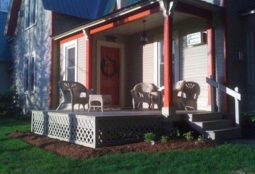 هتل Red Elephant Inn Bed And Breakfast