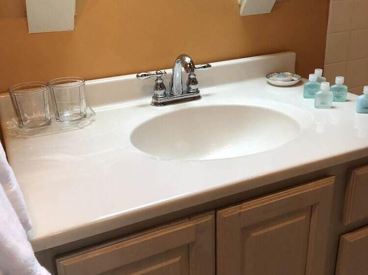 호텔 Red Elephant Inn Bed And Breakfast