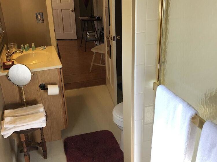 호텔 Red Elephant Inn Bed And Breakfast