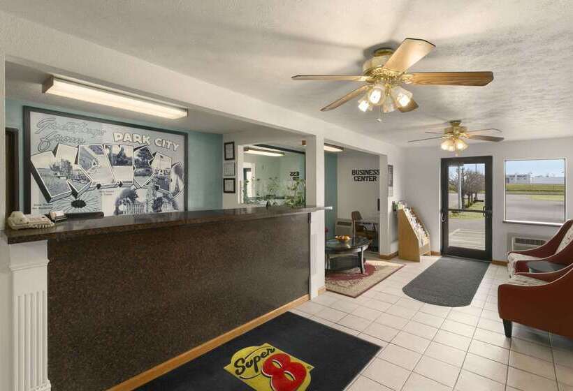 فندق Super 8 By Wyndham Park City/north Wichita Area