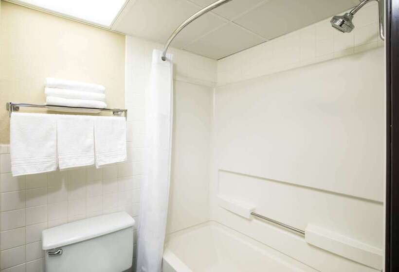 ホテル Spark By Hilton Wichita East