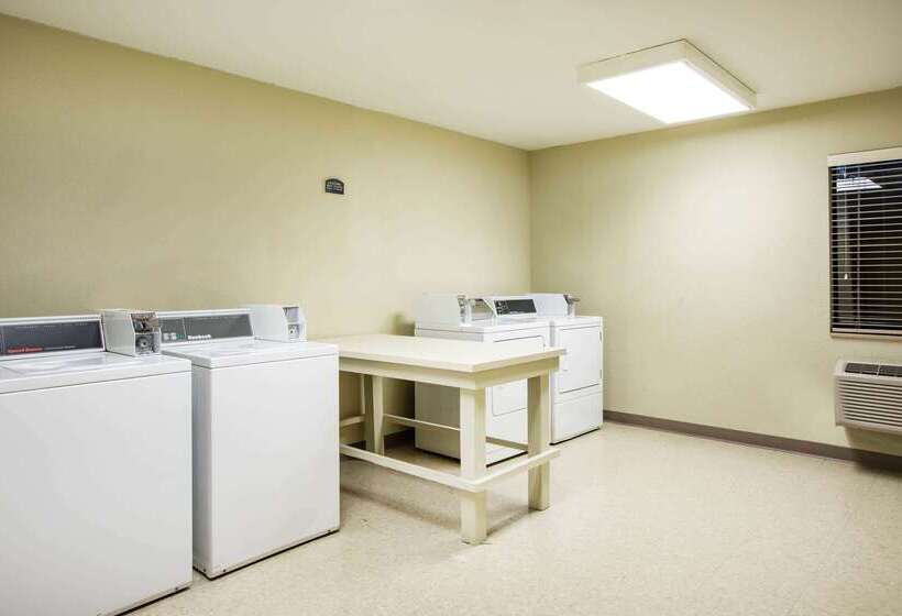 ホテル Spark By Hilton Wichita East