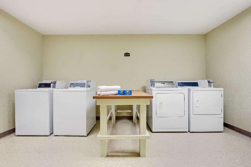 ホテル Spark By Hilton Wichita East