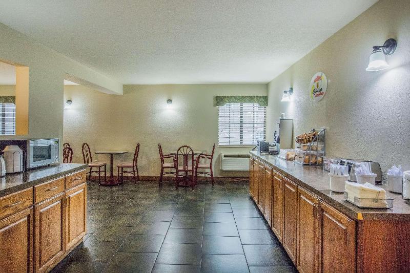 ホテル Spark By Hilton Wichita East