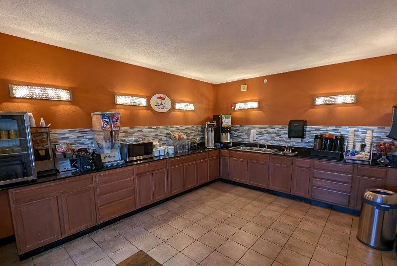 בית מלון כפרי Super 8 By Wyndham Wichita North