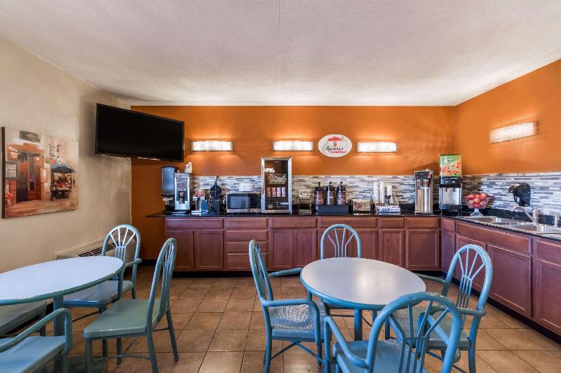 בית מלון כפרי Super 8 By Wyndham Wichita North