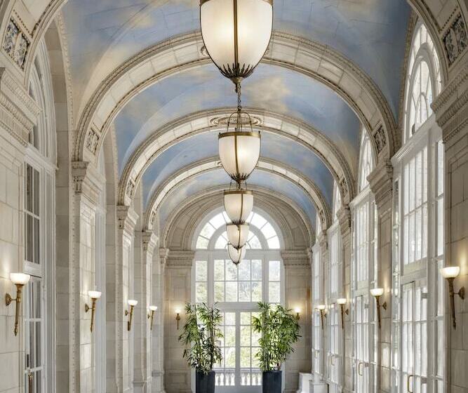 هتل The Hermitage