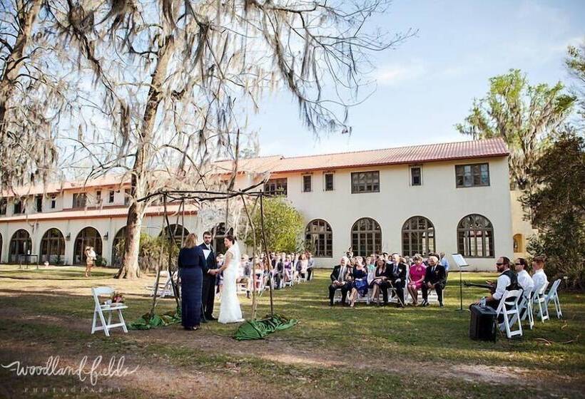 Отель The Lodge At Wakulla Springs