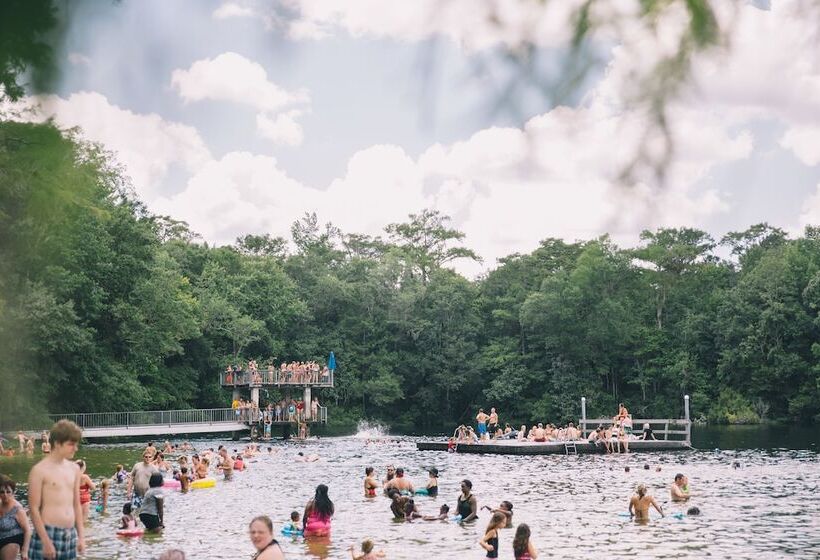 Отель The Lodge At Wakulla Springs