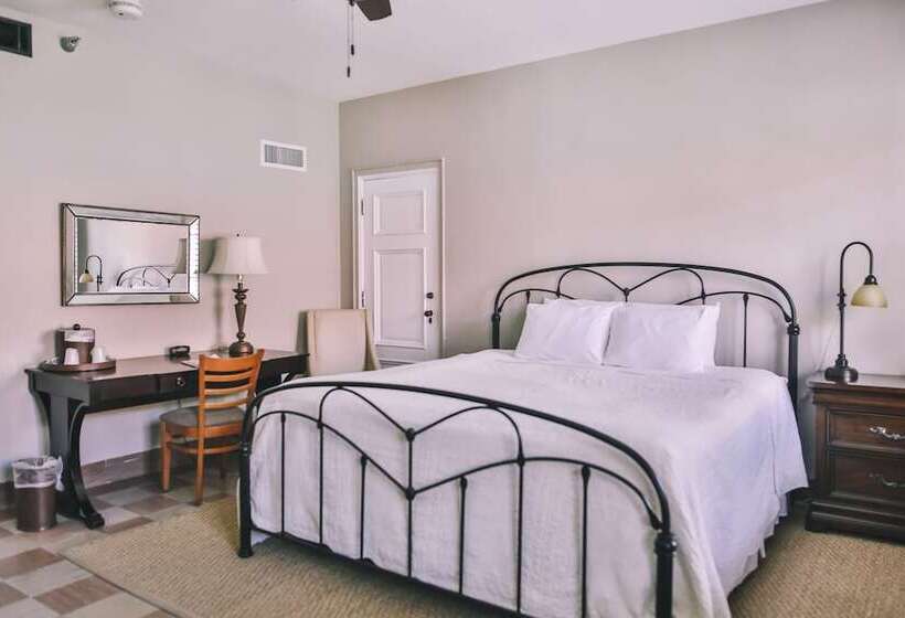 Отель The Lodge At Wakulla Springs