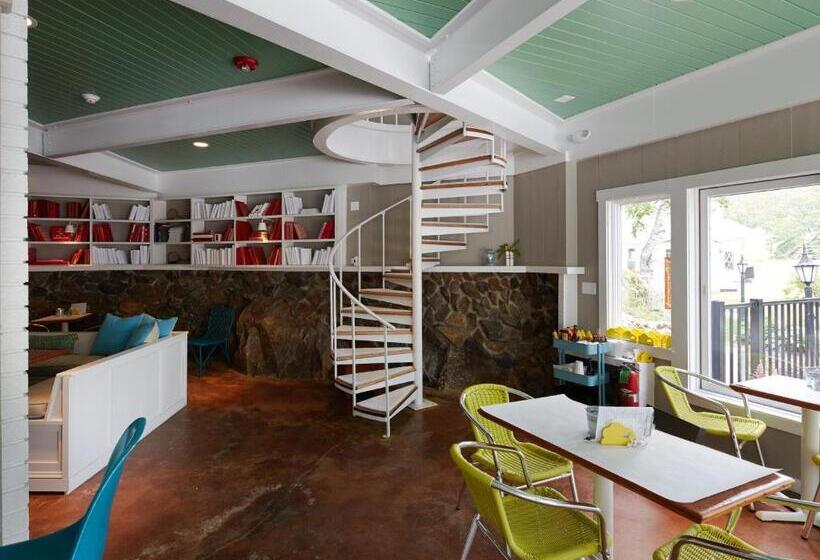 فندق The Lodge On The Cove