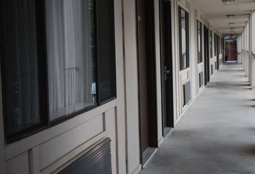 호텔 The University Inn At Emory