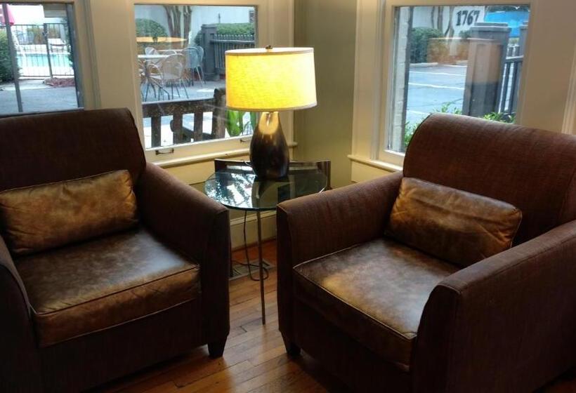 호텔 The University Inn At Emory