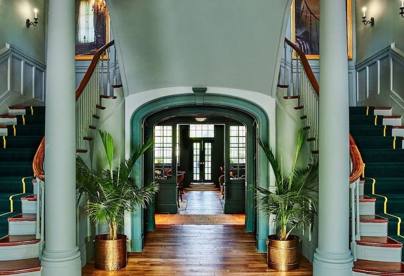 فندق The Vanderbilt, Auberge Resorts Collection