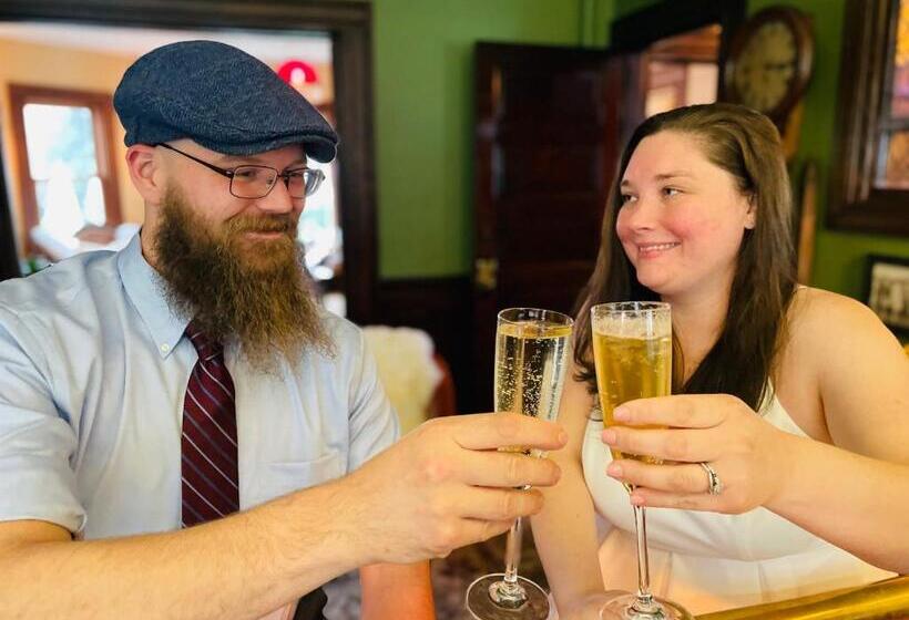 酒店 The Village Inn Of Woodstock