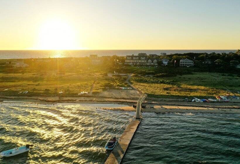 בית מלון כפרי The Wauwinet