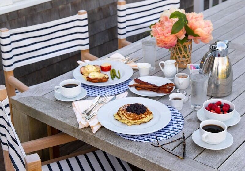 בית מלון כפרי The Wauwinet