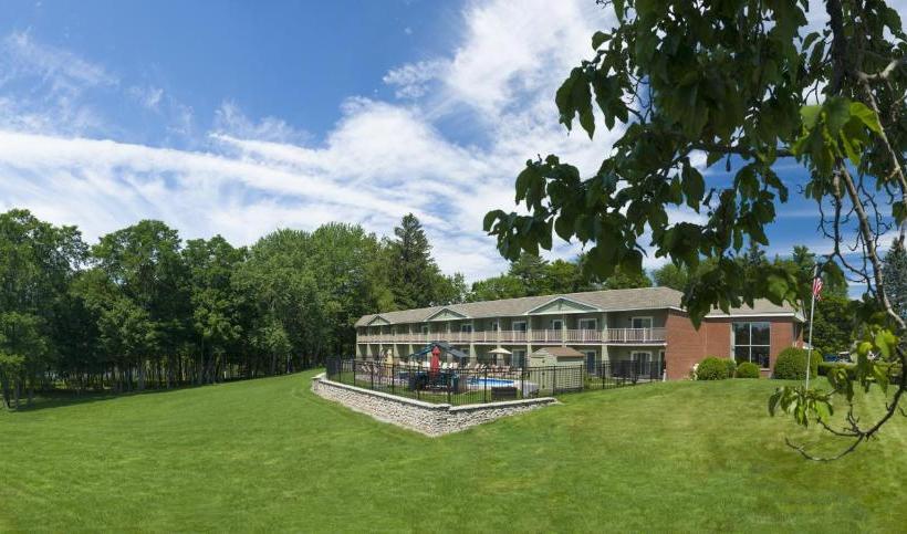 Отель University Inn Academic Suites